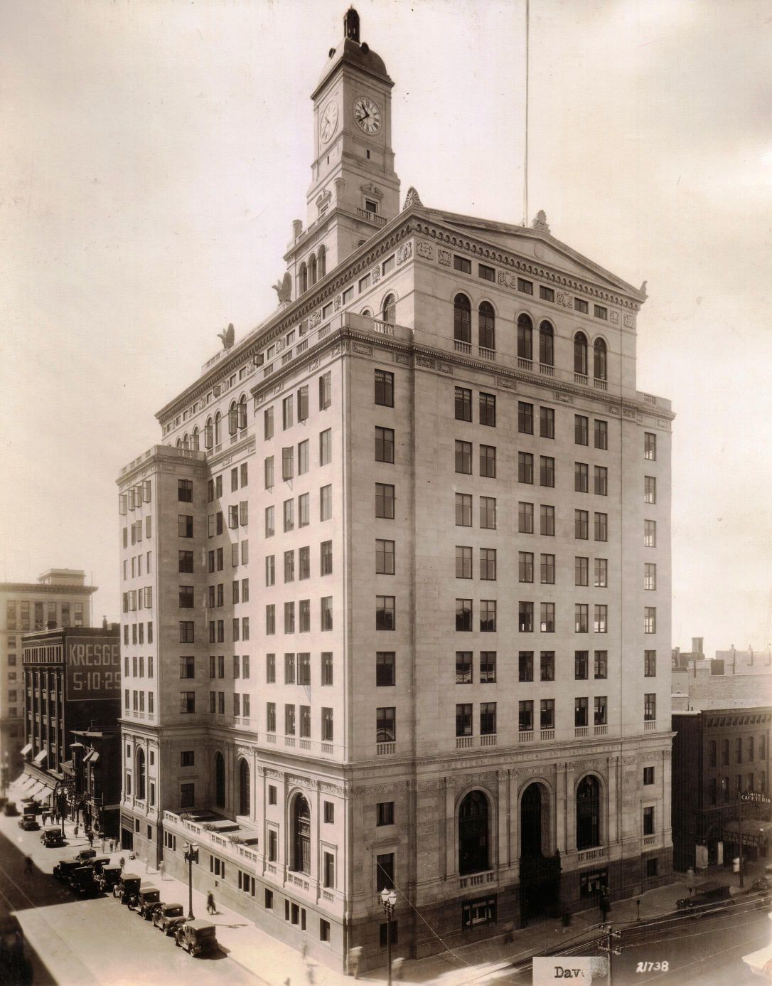 Undated -- Davenport Bank & Trust Co. Building